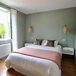 Magnifique Avec Garage En Plein Centre De ヴィラ
