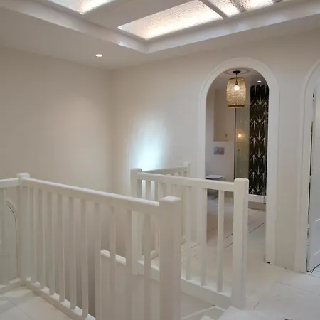 Magnifique Avec Garage En Plein Centre De 빌라 비아히쯔
